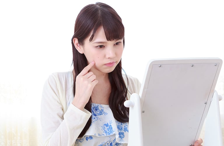 黒ニキビで穴が空いた！痕にならないためのケア方法とは